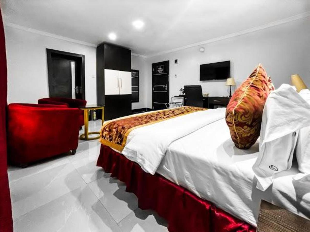 Pasadena Suites Lekki Exterior photo