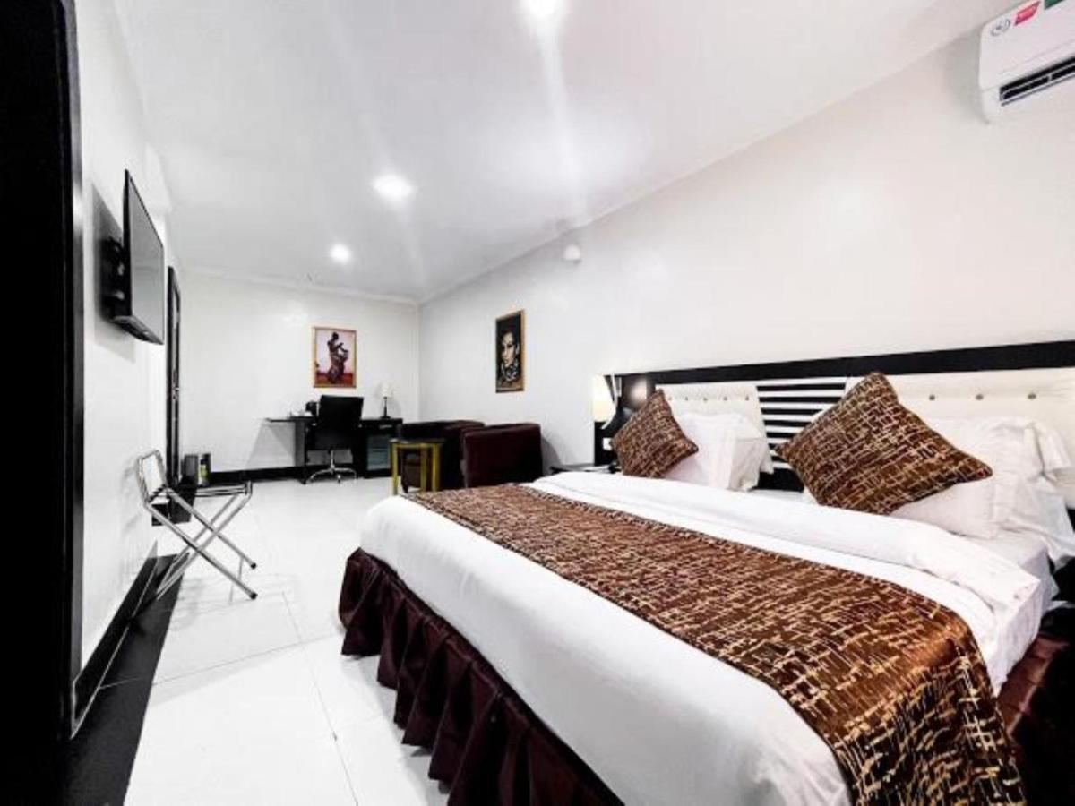 Pasadena Suites Lekki Exterior photo