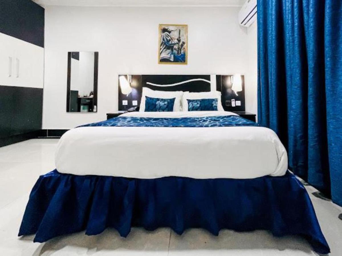 Pasadena Suites Lekki Exterior photo